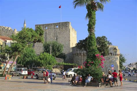 İzmir'de Gezilecek Yerler: Çeşme Kalesi Tarihi