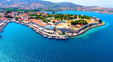 İzmir'de Gezilecek Yerler: Foça'nın Deniz Fenerleri